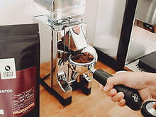 Заредете изображението в програмата за преглед на галерия, Eureka Mignon Coffee Grinder 230V 50Hz Chrome Manual/Timer - Coffeesection