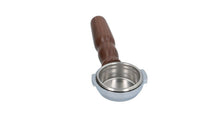 Laden Sie das Bild in den Galerie-Viewer, Lelit Bottomless Portafilter Filterholder Espresso Walnut Wood Handle 58mm 21g - Coffeesection